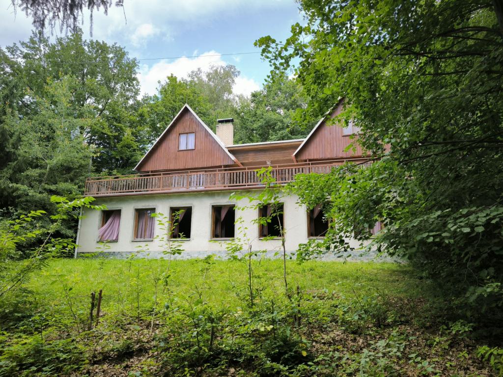 Chata (360 m2), Vápenky, Nová Lhota, okr. Hodonín