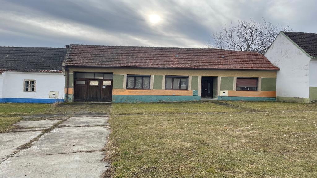 Pozemek s možností výstavby (882 m2), Těmice, okr. Hodonín
