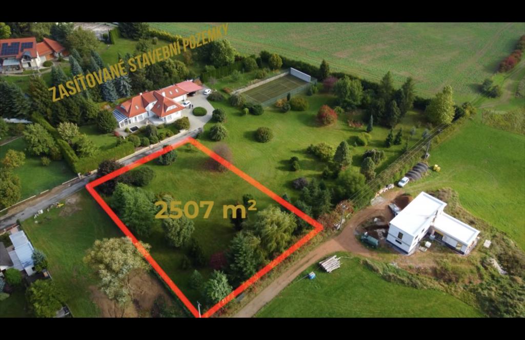 Pozemkem k výstavbě rodinného domu 2507 m2, Hosov – Jihlava