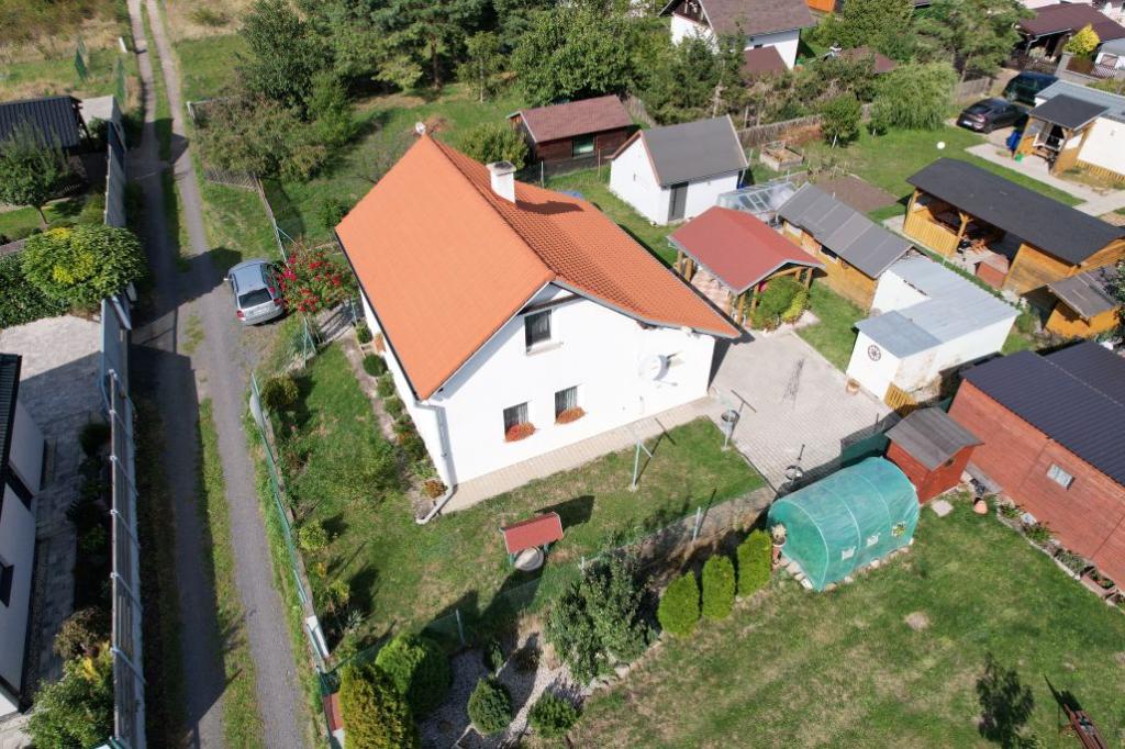 Rodinný dům (101 m2), pozemek 477 m2, Chbany –
Vadkovice, okr. Chomutov